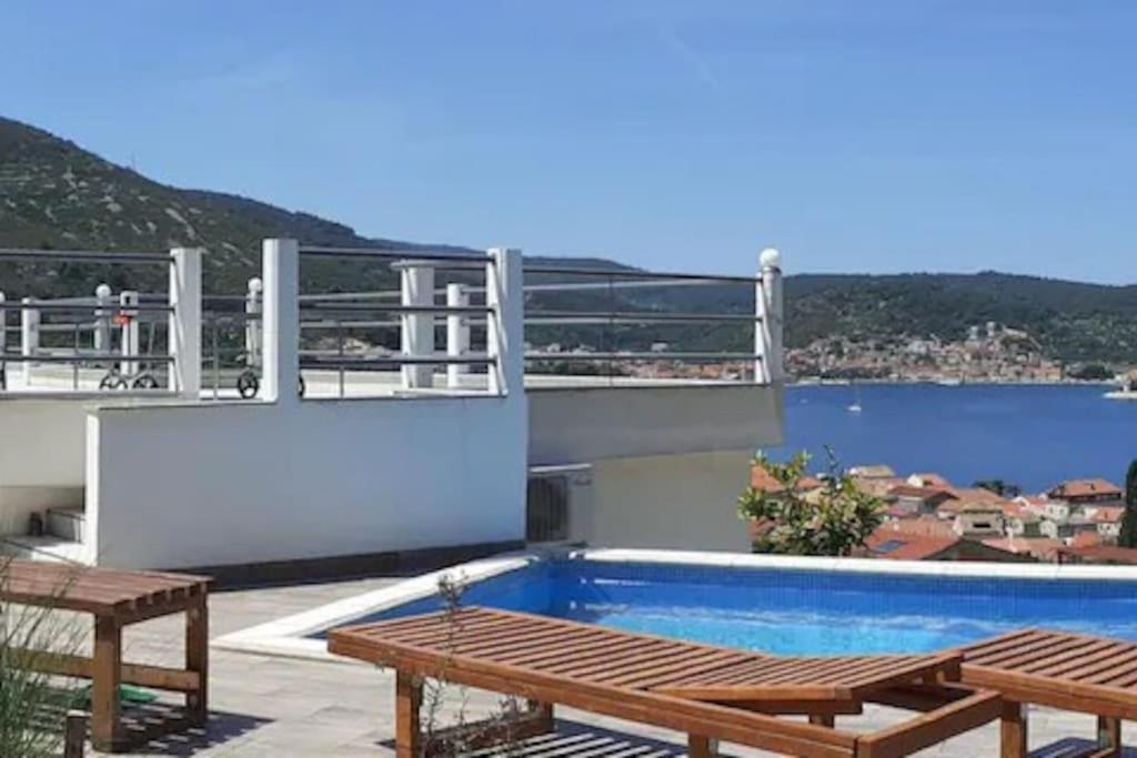 Vis - Luxury Holiday Villa With Swimming Pool Экстерьер фото